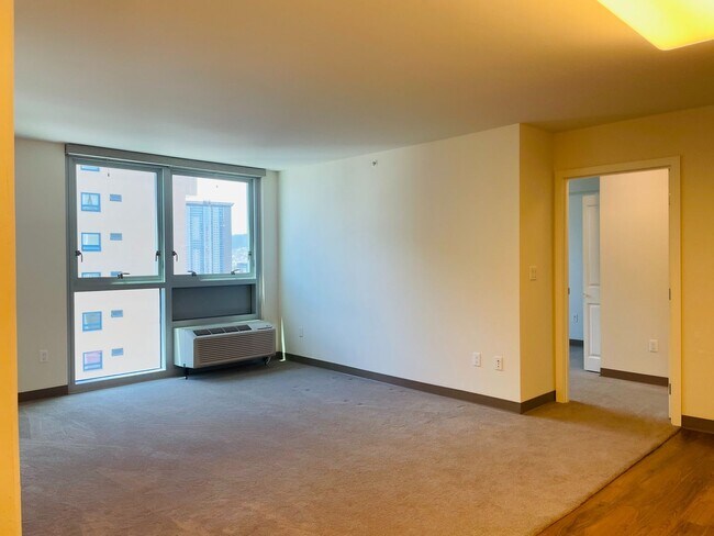 Building Photo - *PET FREINDLY* 3 Bedroom 2 Bathroom 1 Park...