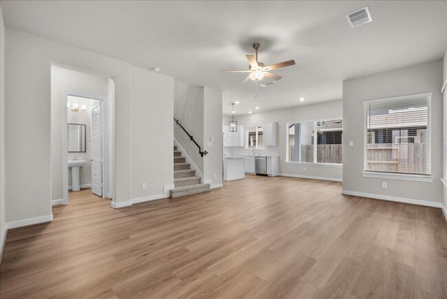 Building Photo - 700 Topwater Trl