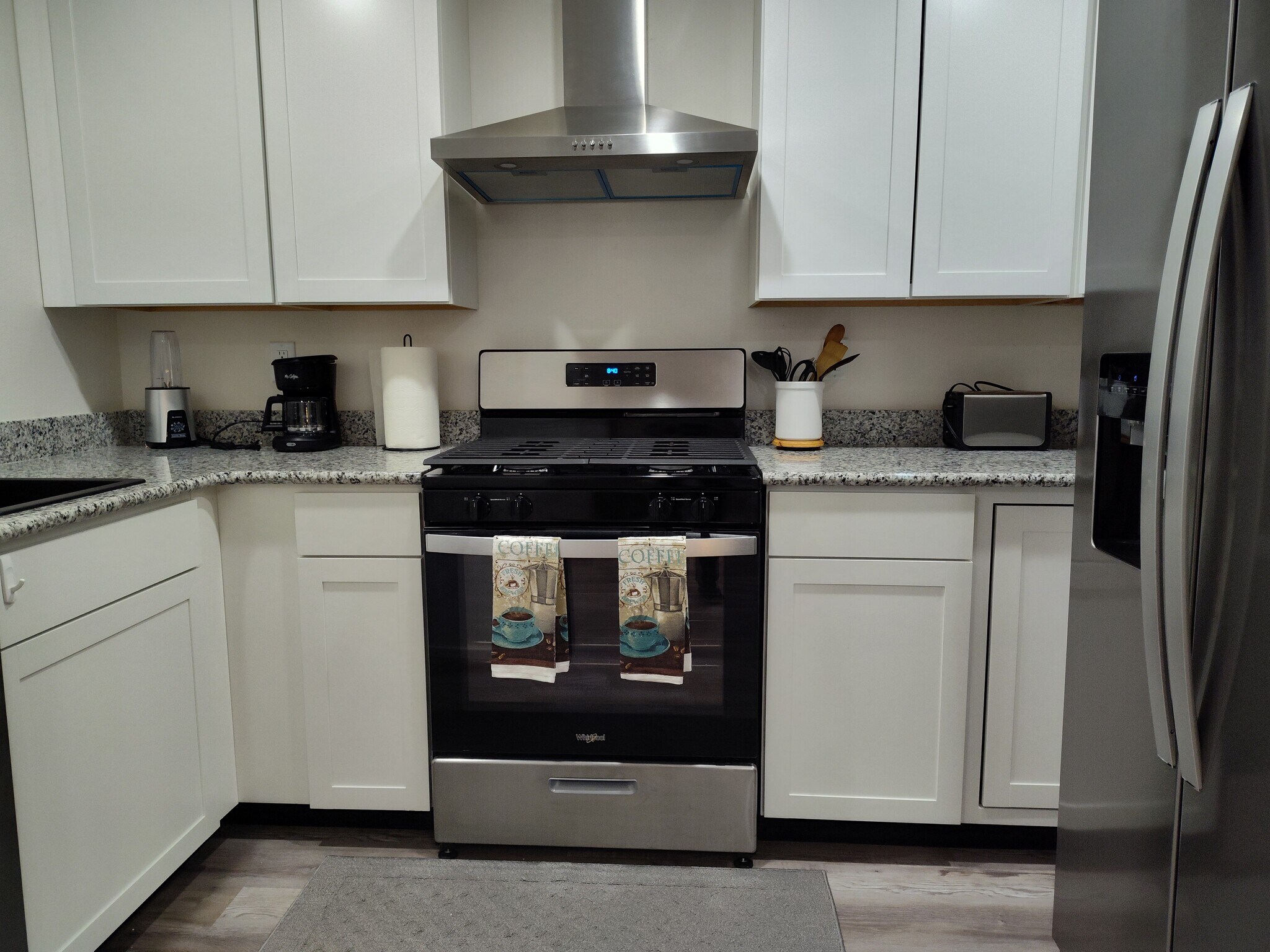 kitchen - 3039 SE Dune Ave