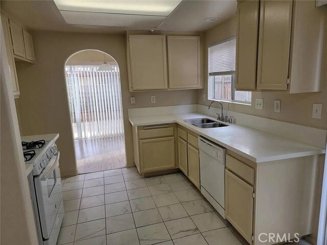 Building Photo - 14300 Terra Bella St