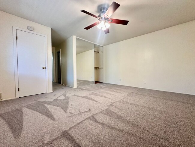 Building Photo - Spacious 3 Bed 2.5 Bath Walnut Creek Townhome - Commuter's Dream!