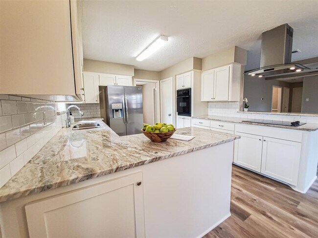 Building Photo - 28903 Twisted Oak Dr