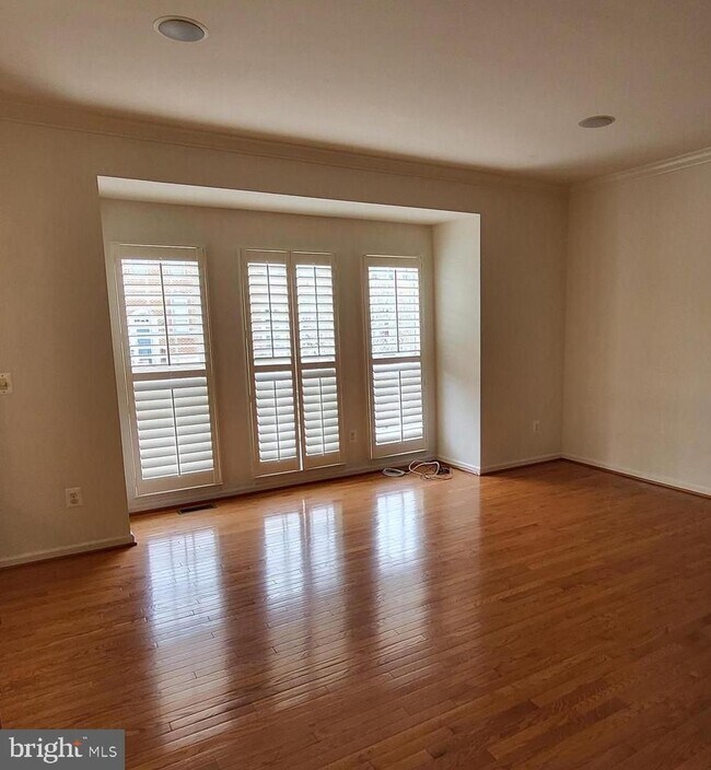 Building Photo - 3-Level Townhome at Lansdowne on the Potomac