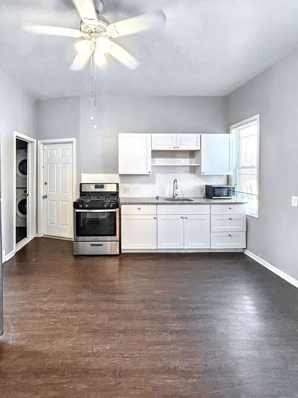 Building Photo - 1986 W 54th St