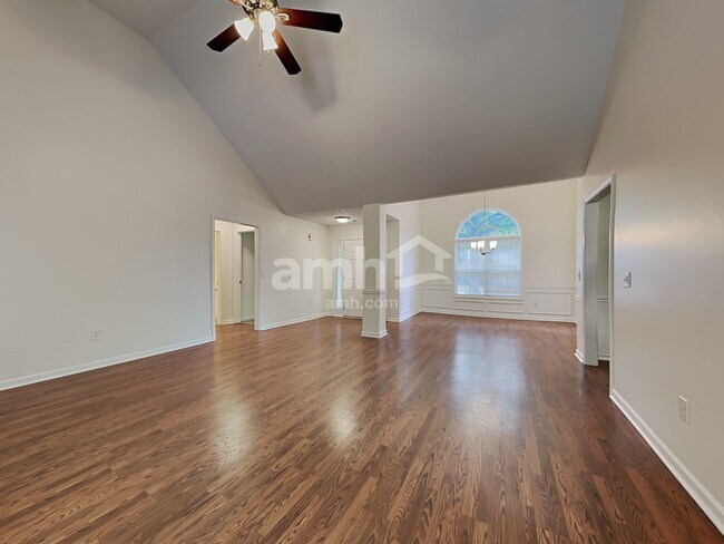 Building Photo - 270 Grayson Manor Dr SW