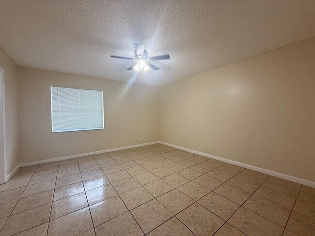 Building Photo - 7903 SW 9th St