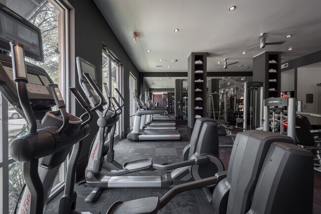 Building Photo - Midtown Vibes, Modern Comfort