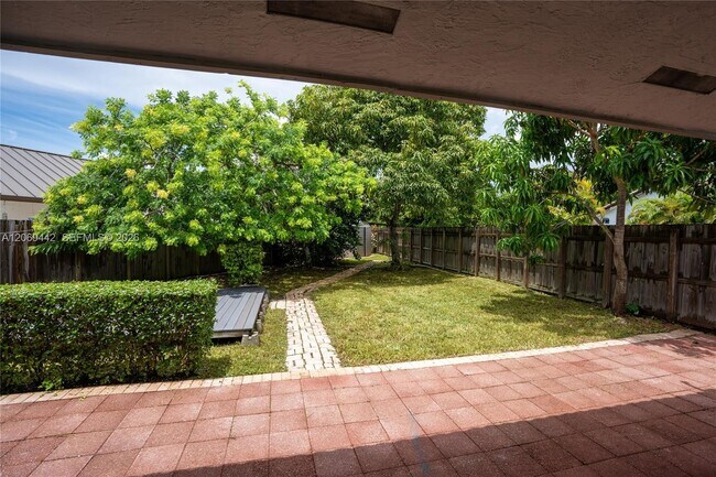 Building Photo - 9124 SW 156th Ct