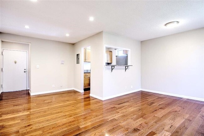 Building Photo - 274 S Main St