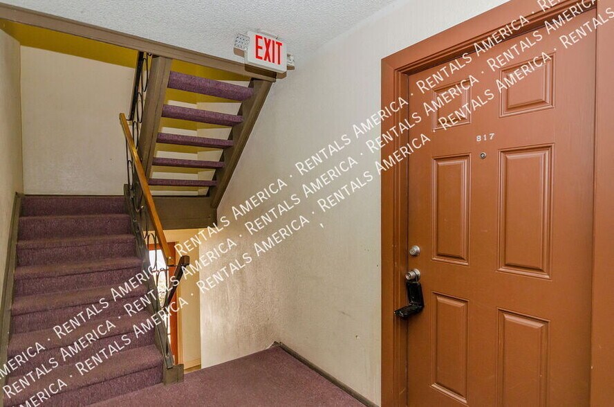 Building Photo - 6351 N Barcelona Ct