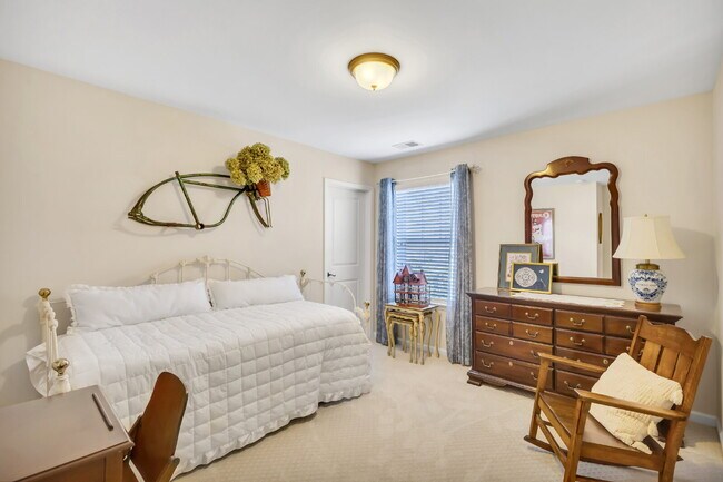 Building Photo - Gigantic Gorgeous Home in Pooler!
