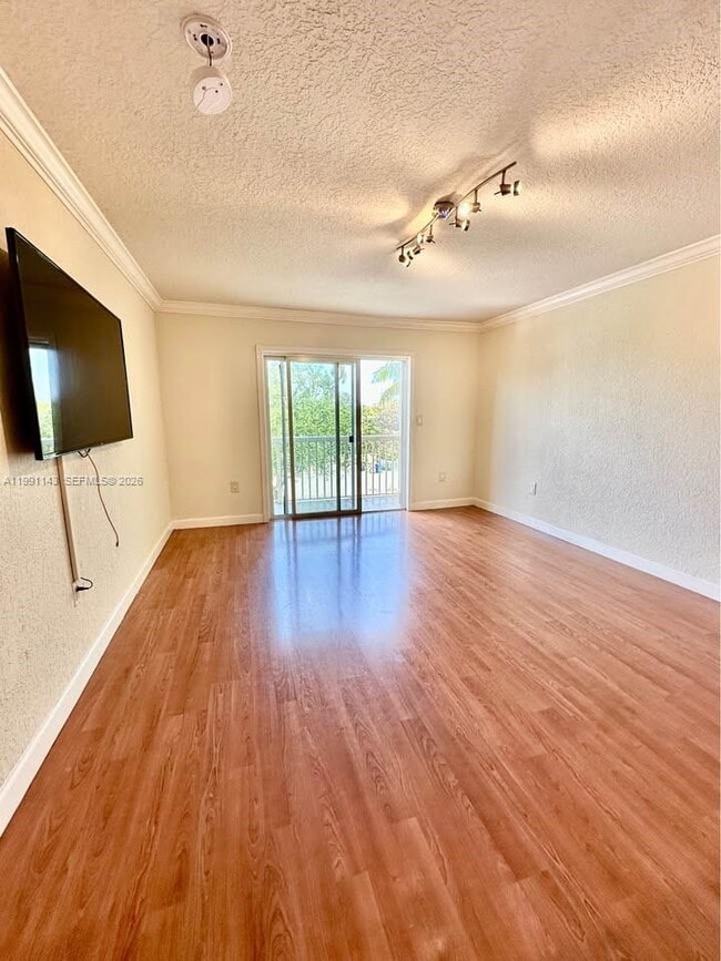 Building Photo - 151 NE 16th Ave