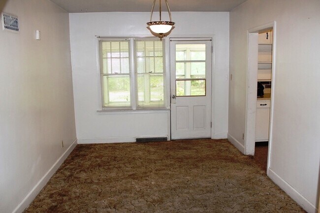 Building Photo - NEXT TO KSU!!!