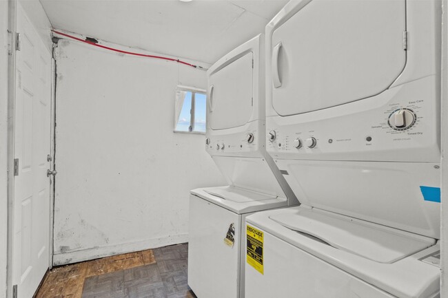 Building Photo - 4020 Avenue O 1/2