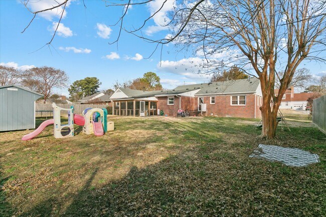 Building Photo - 18 S Greenfield Ave