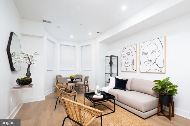 Building Photo - 1316 8th St NW