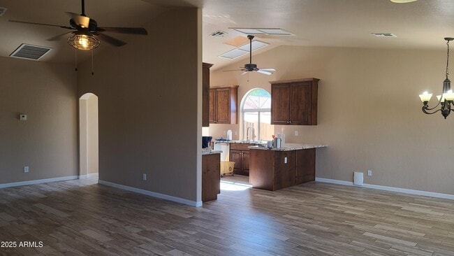 Building Photo - 1002 E Hearne Way