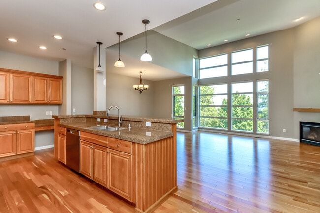 Building Photo - 2355 Yakima Ct