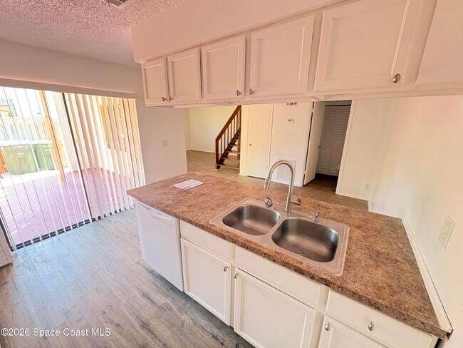 Building Photo - 8787 Live Oak Ct