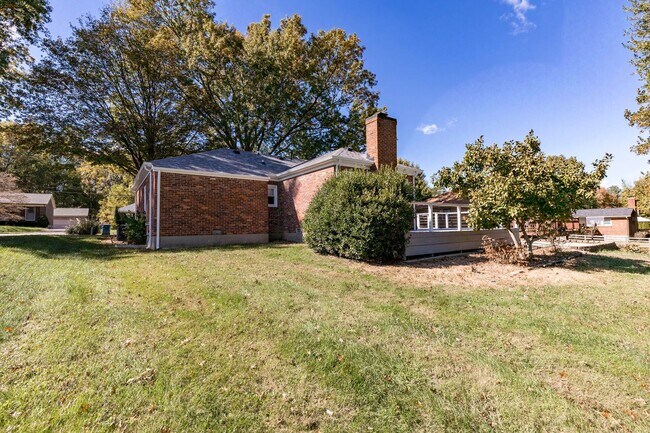 Building Photo - 1211 Meadowridge Trail