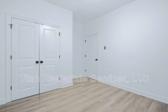 Building Photo - 114 Grays Lndg Ln