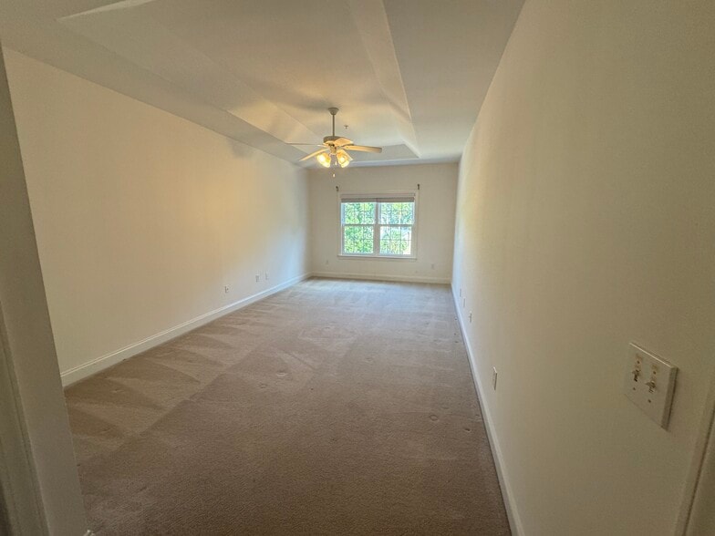 Building Photo - 1025 Riverland Woods Pl