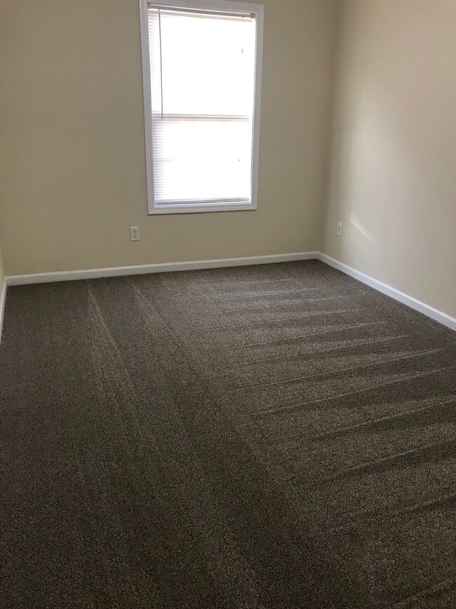 Building Photo - Beautiful Total Electric 3 Bedroom 2.5 Bath Townhome