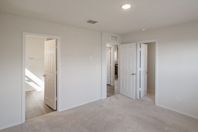 Building Photo - 3-Bedroom Home with Flexible Office Space