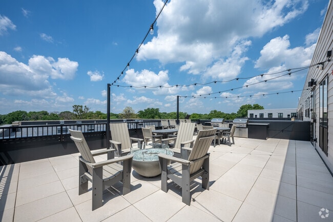 Rooftop Patio - Forty Forty Flats