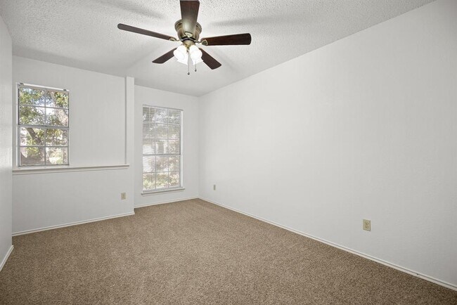Building Photo - 13313 Black Canyon Dr