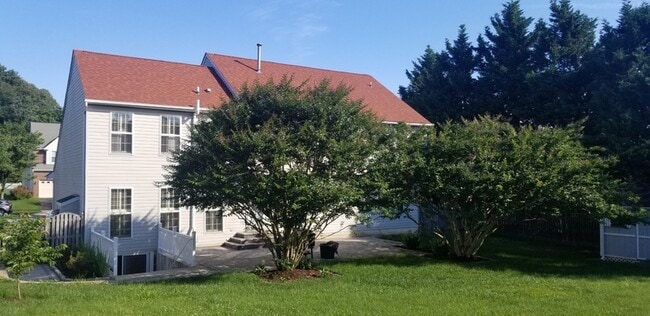 Building Photo - 1201 Late Harvest Dr