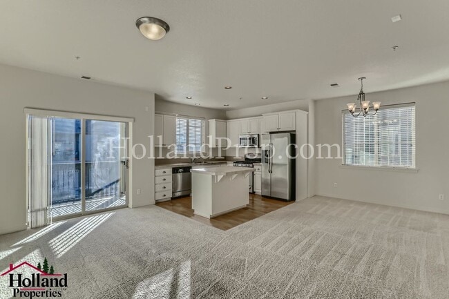 Building Photo - 838 NE Wheelock Pl