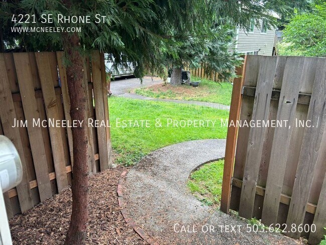 Building Photo - 4221 SE Rhone St