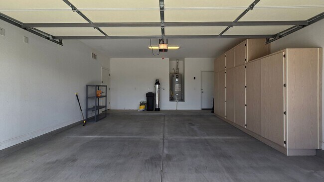 Building Photo - Gorgeous home in gated 55+ community of Canta Mia!