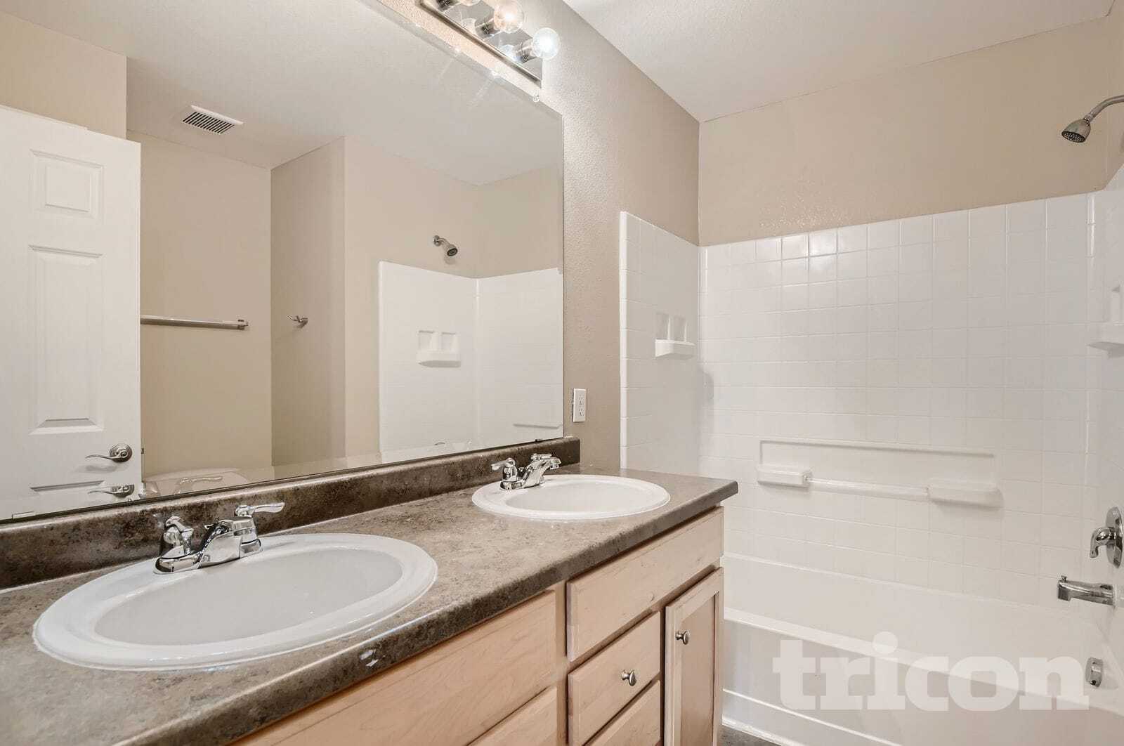 Building Photo - 2172 Willow Ct