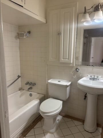 Building Photo - 3140 Looney St