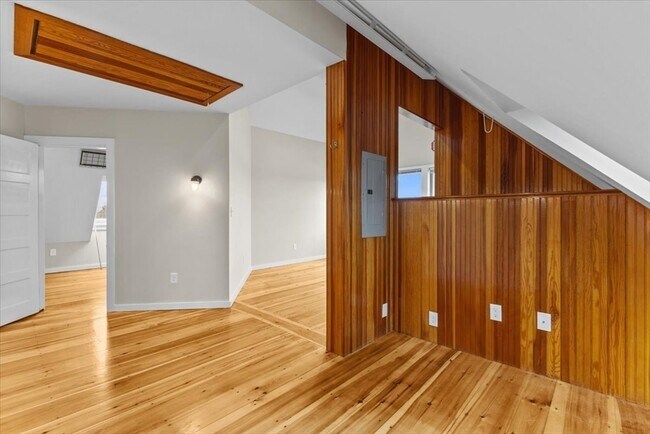 Building Photo - 1 Samoset Ave