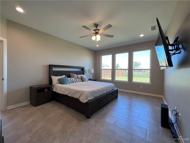 Building Photo - 40 Ensenada Ave