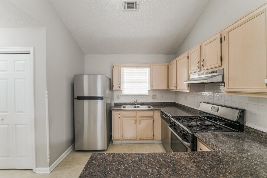 Building Photo - 1464 Cain Ct