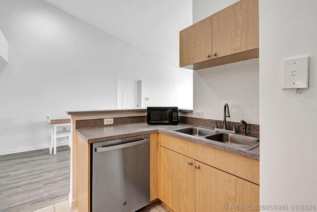 Building Photo - 920 Villa Cir