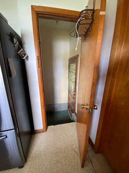 Access to Basement - 216 Dort Ln NW