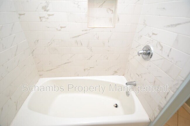 Building Photo - 5131 Lundy Dr