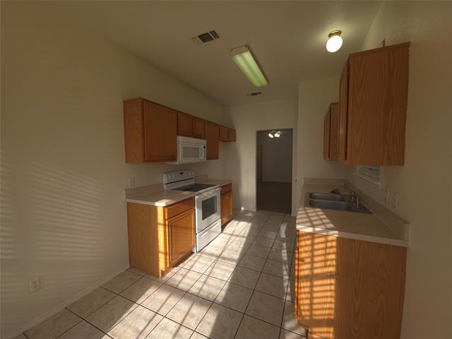 Building Photo - 6405 Freshwater Ln