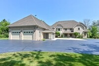 Building Photo - Expansive and Stately Home on Lake Michigan