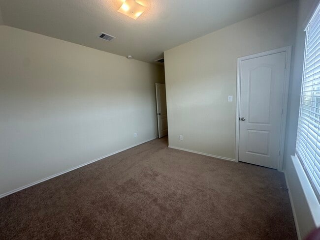 Building Photo - 3419 Golden Amber Ct