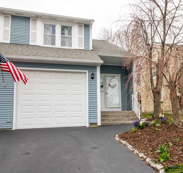 Primary Photo - 109 Arbor Dr