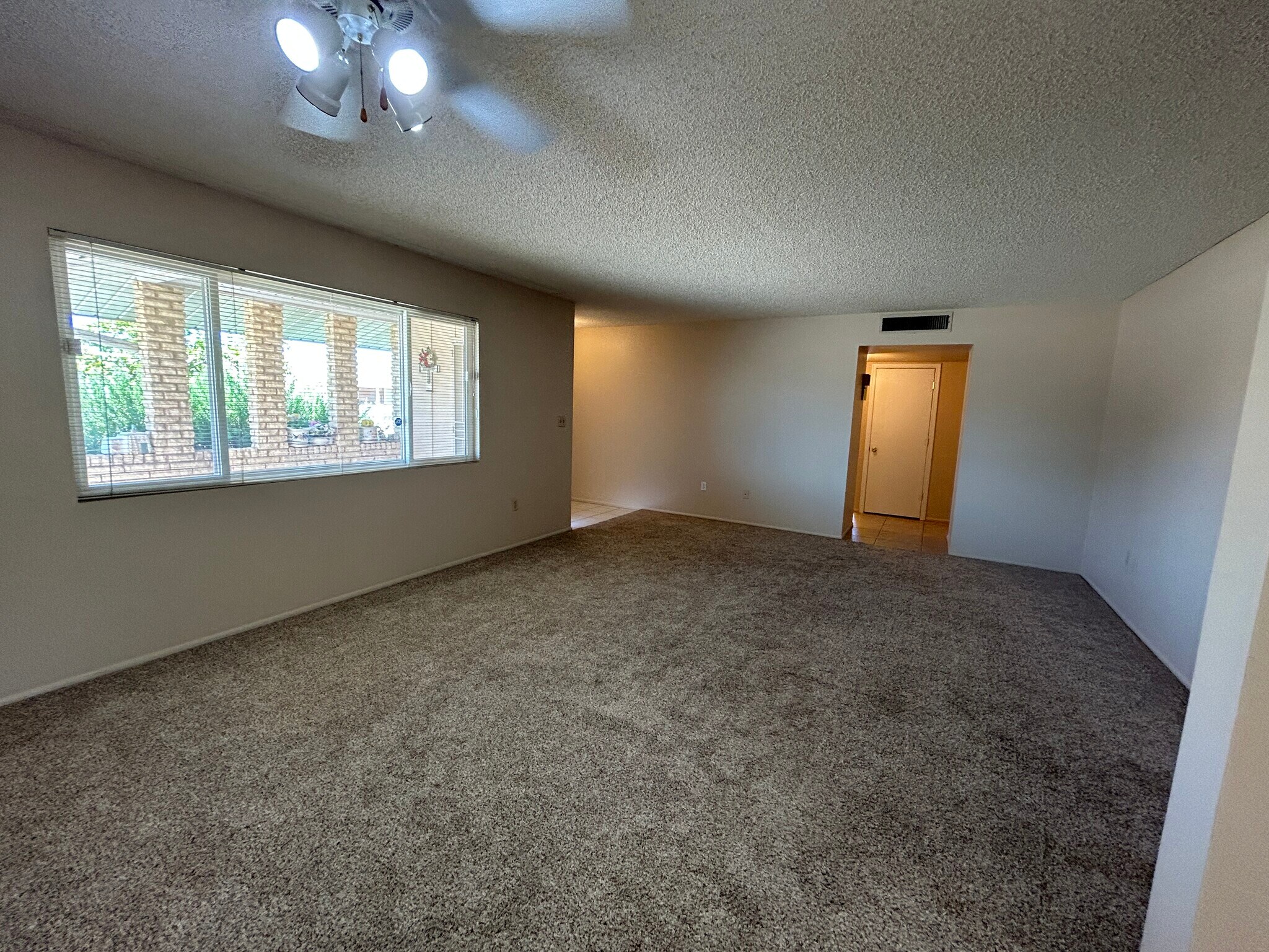 Building Photo - 10615 W Cheryl Dr