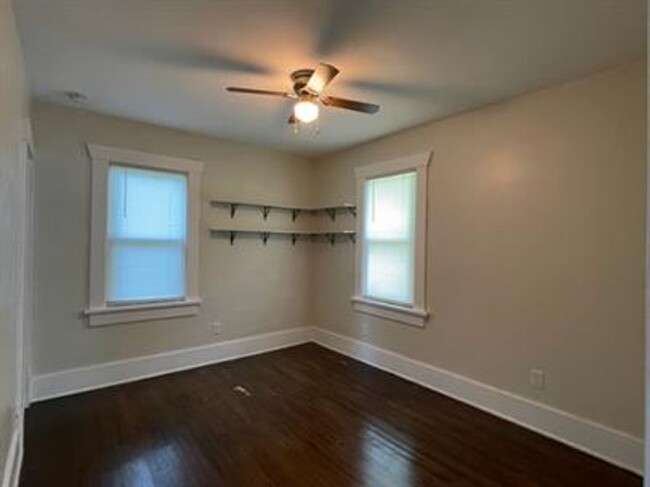 Building Photo - Seconds to downtown Decatur! 2 bedroom, 1 ...