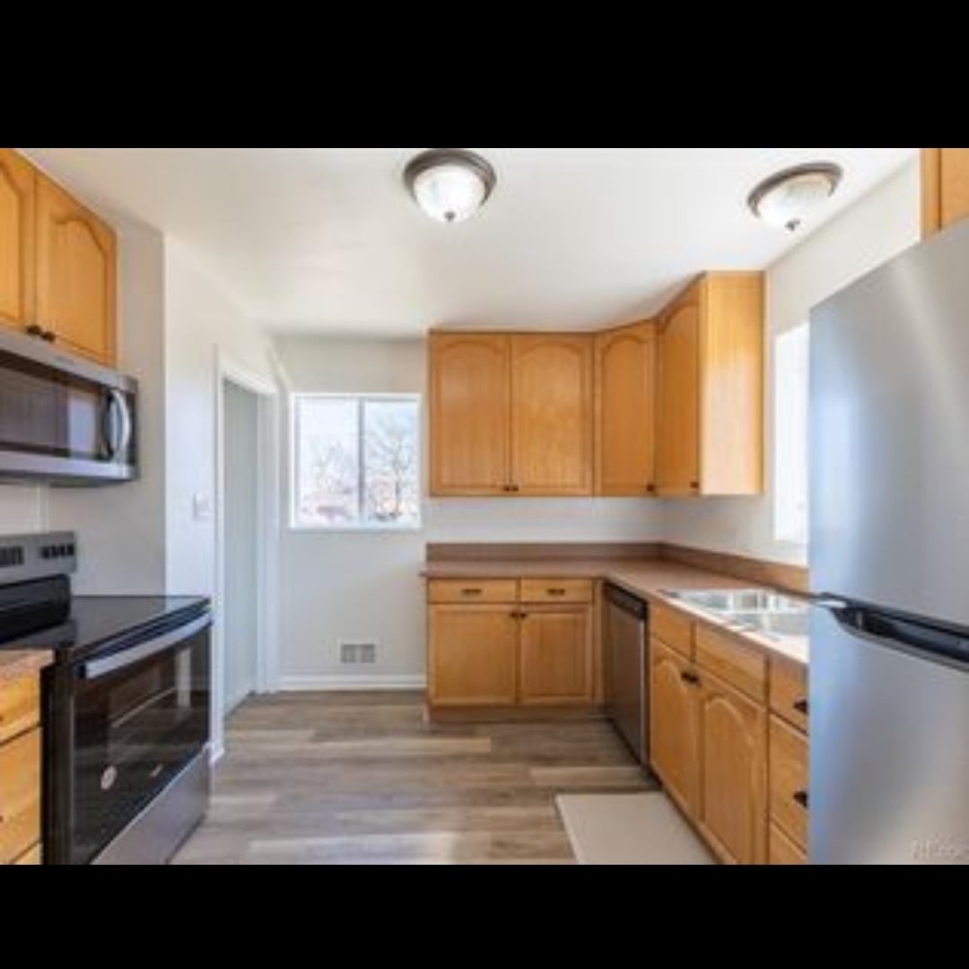 Building Photo - 10454 Grant Dr