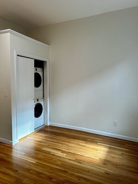 Building Photo - 330 Beacon St